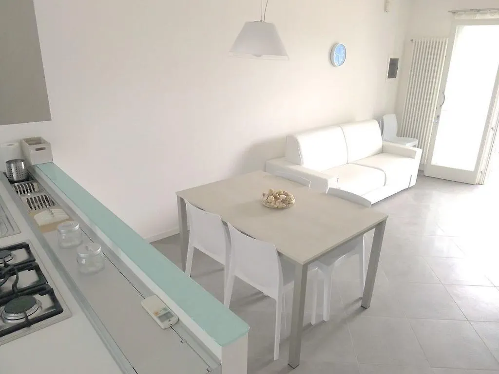 Marina Village Apartments Lido di Jesolo 0*,  Olaszország